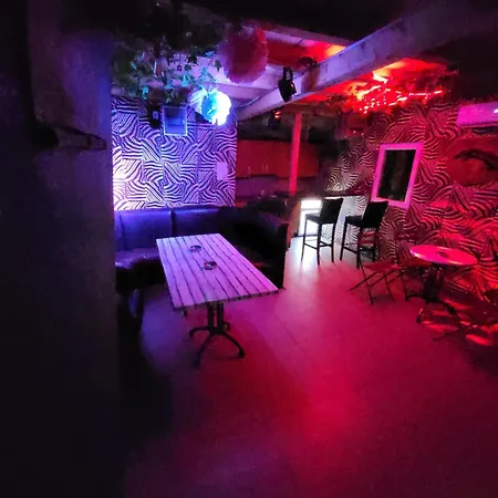 Kuca Za Zurke * Umka